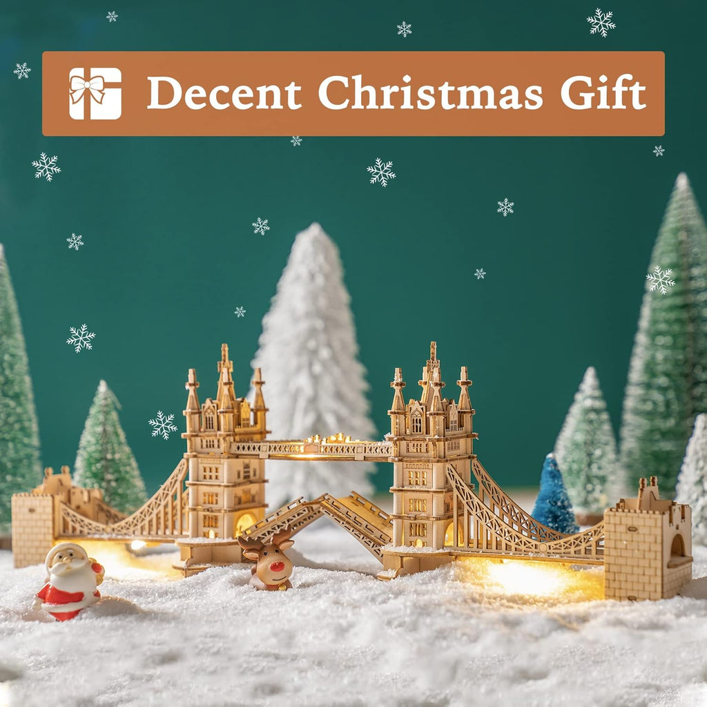 Tower Bridge – Detailed Wooden Architectural Model