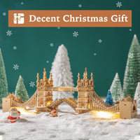 Tower Bridge – Detailed Wooden Architectural Model
